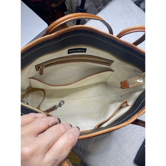 Preloved Dooney & Bourke Pebble Grain Tote – Classic Charm, Timeless Style - Picture 3 of 5